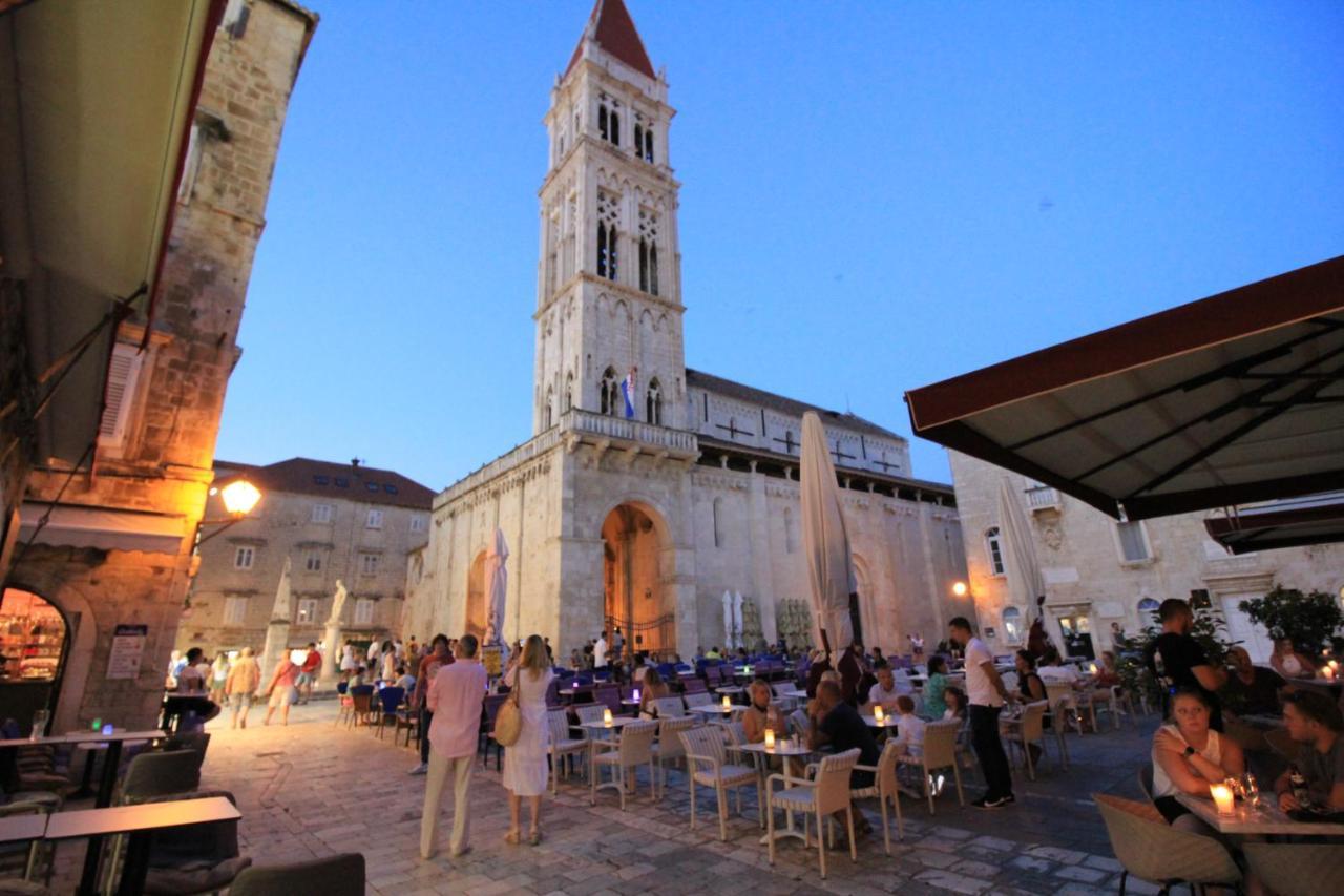 Town House In The Centre Of Historic Trogir Villa Exterior foto
