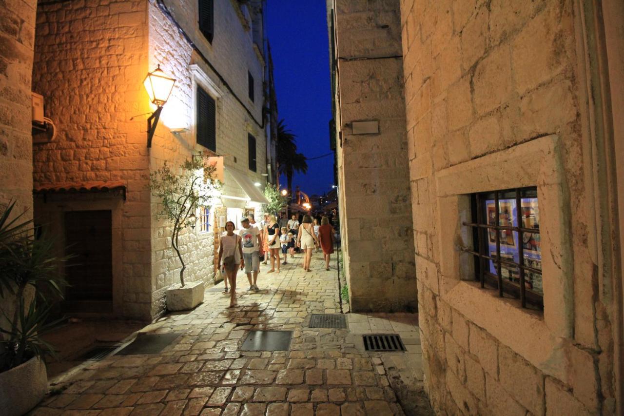 Town House In The Centre Of Historic Trogir Villa Exterior foto