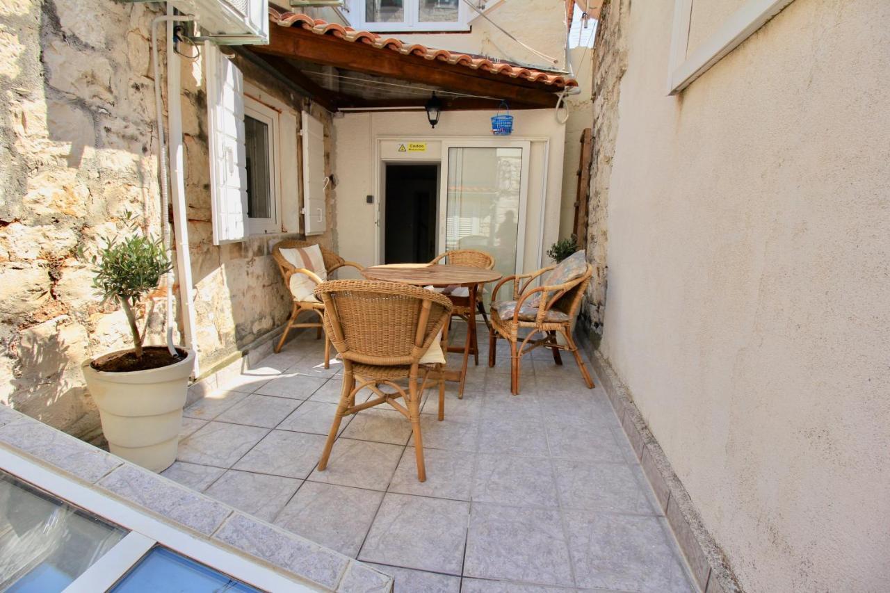 Town House In The Centre Of Historic Trogir Villa Exterior foto
